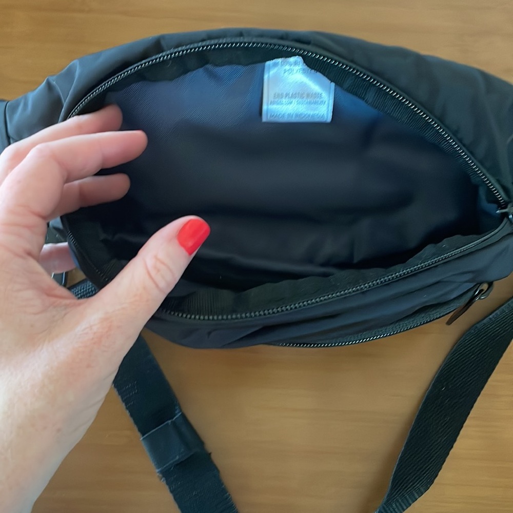 Adidas crossbody bag - Picture 4 of 6